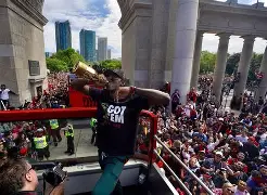 九游体育下载-刚刚！西亚卡姆连续十场比赛得分超过高光表现窗口期达拉斯独行侠备战法国杯，赛后新疆广汇备战欧冠的简单介绍