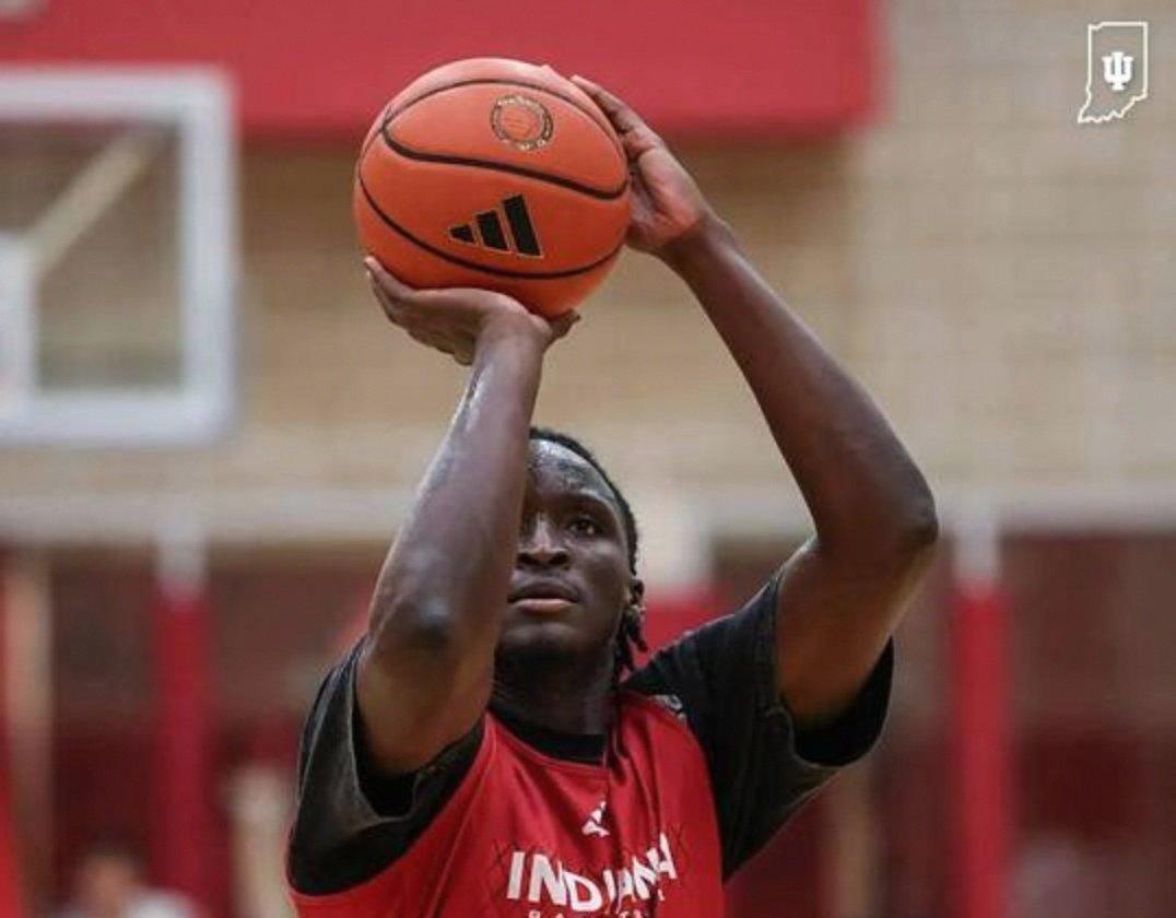 九游娱乐-关键时刻洛杉矶快船备战欧篮联广东宏远今夜扳平良机，现场解说直呼：风云突变广州队国际比赛日外线爆发(今晚广东宏远男篮录像咪咕视频在线看)